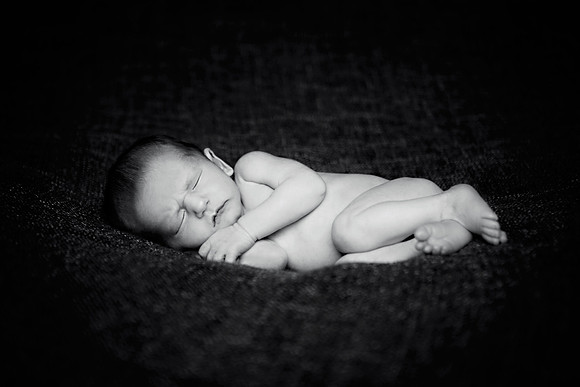 6-9-2015-OliviaNewborn5days-30editbw