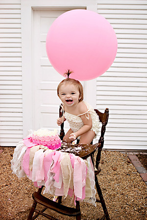 12-6-2014-Grace1stBdayCakeSmash-118edit
