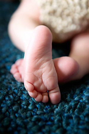 9-28-2014-MaxwellNewborn9days-23edit