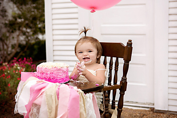 12-6-2014-Grace1stBdayCakeSmash-89edit