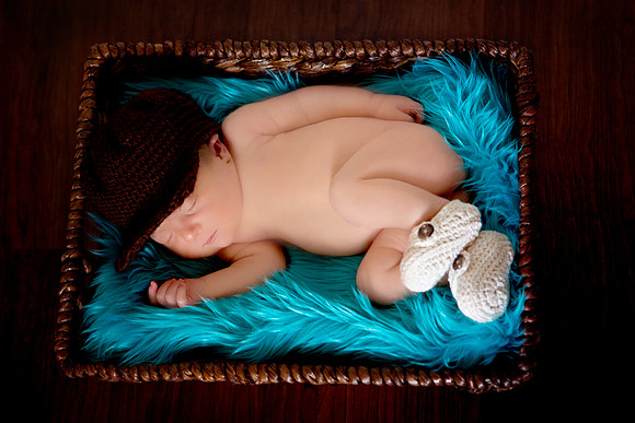 9-13-2013-CruzNewborn9days-205edit