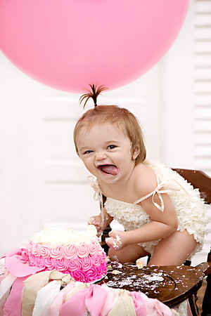 12-6-2014-Grace1stBdayCakeSmash-119edit