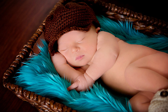 9-13-2013-CruzNewborn9days-208edit