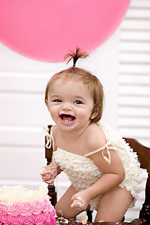 12-6-2014-Grace1stBdayCakeSmash-122edit