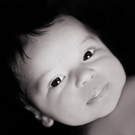 1-12-2014-IsabellaNewborn4wks-245editbwcrop