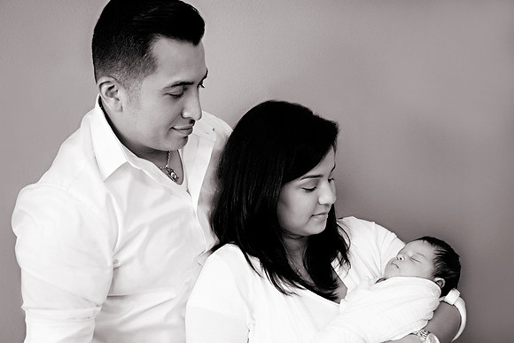 1-12-2014-IsabellaNewborn4wks-107editbw