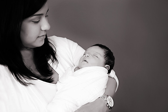 1-12-2014-IsabellaNewborn4wks-112editbw