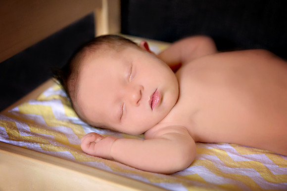 9-13-2013-CruzNewborn9days-105edit