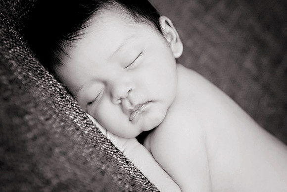 1-12-2014-IsabellaNewborn4wks-3editbw